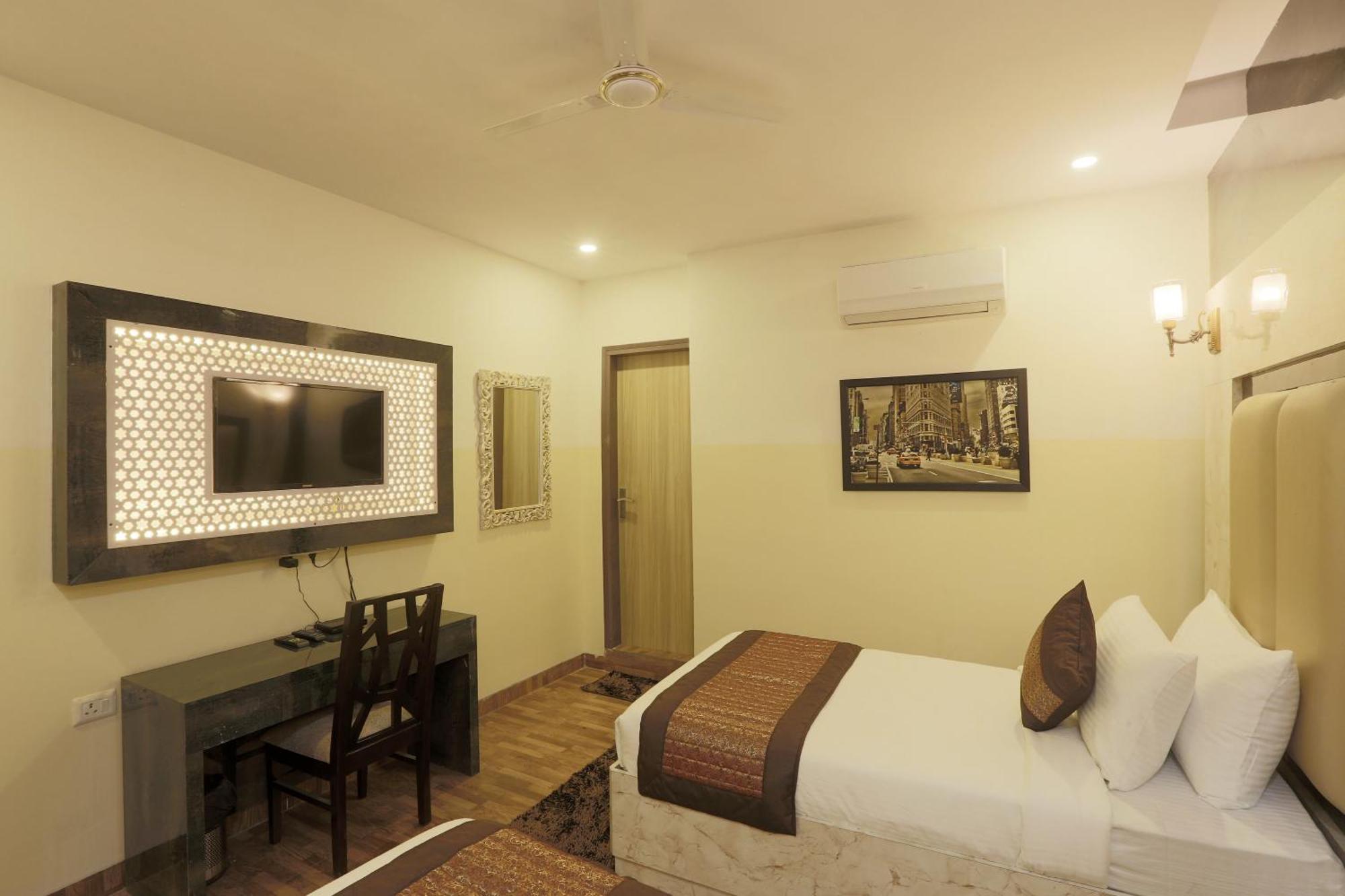 Plazzo Prime Plaza At Delhi Airport Bed & Breakfast New Delhi Eksteriør bilde